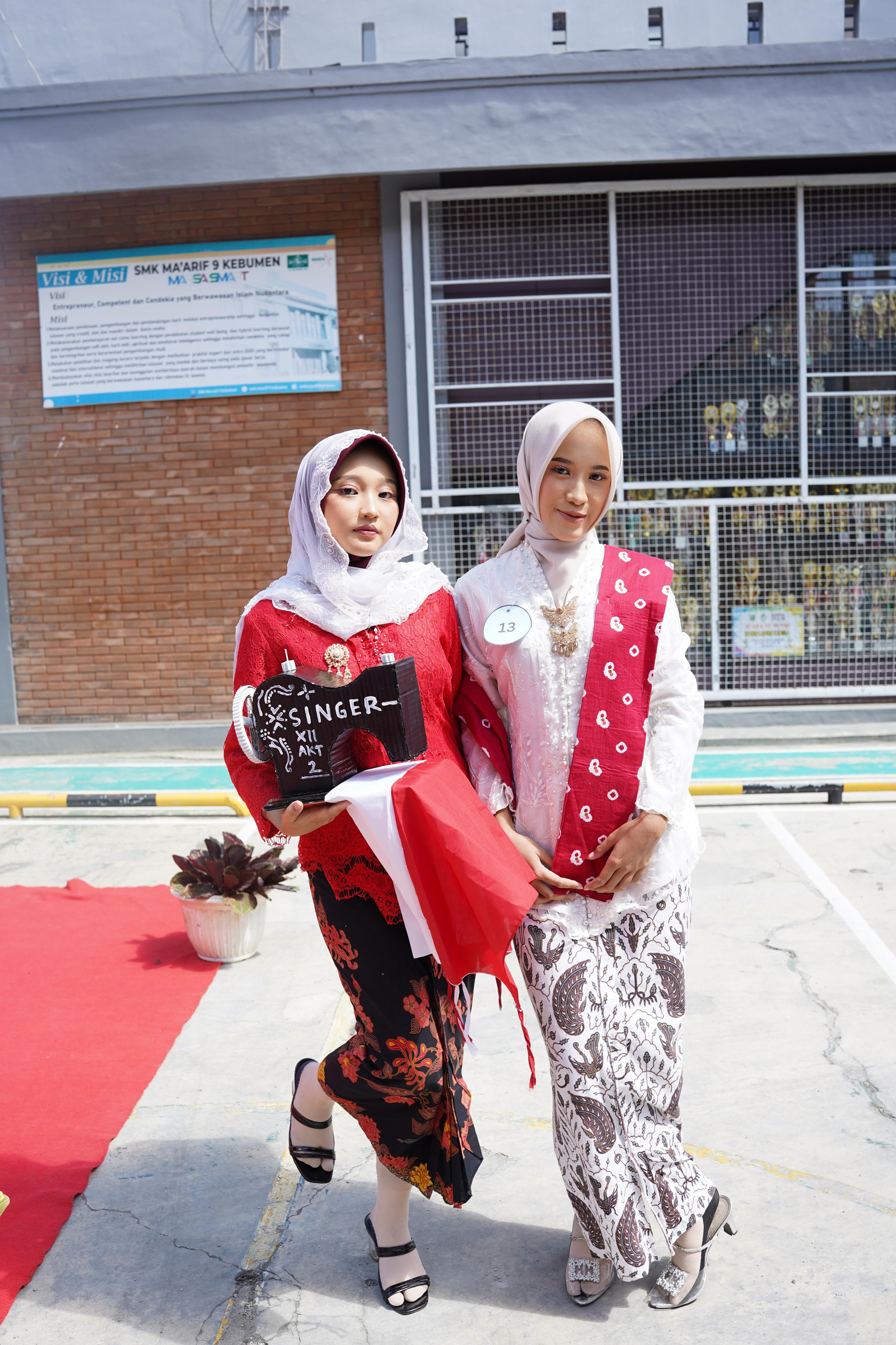 SMK Ma&rsquo;arif 9 Kebumen Gelar Lomba Fashion Show Bertema &ldquo;Pahlawanku&rdquo;, Siswa Tampilkan Kreativitas Tanpa Batas
