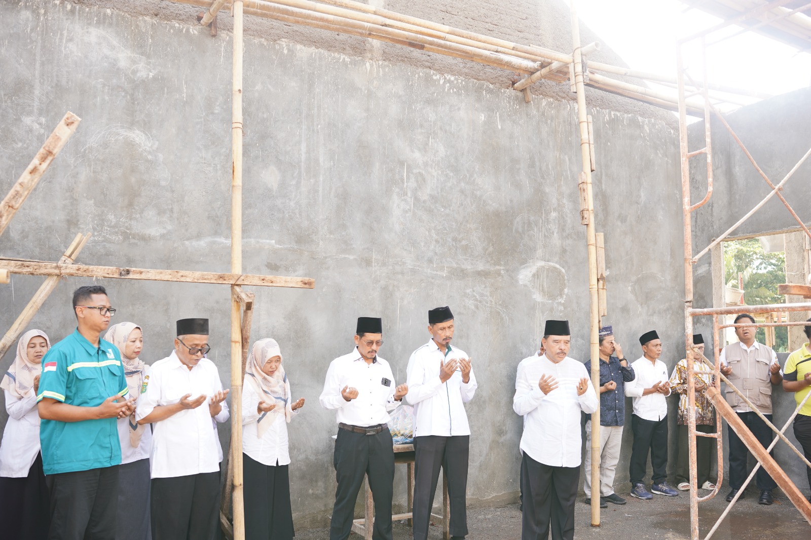 Momen Sakral Pembangunan Sekolah: Doa Bersama Warnai Pengangkatan Blandar Gedung RKB SMK Ma&rsquo;arif 9 Kebumen