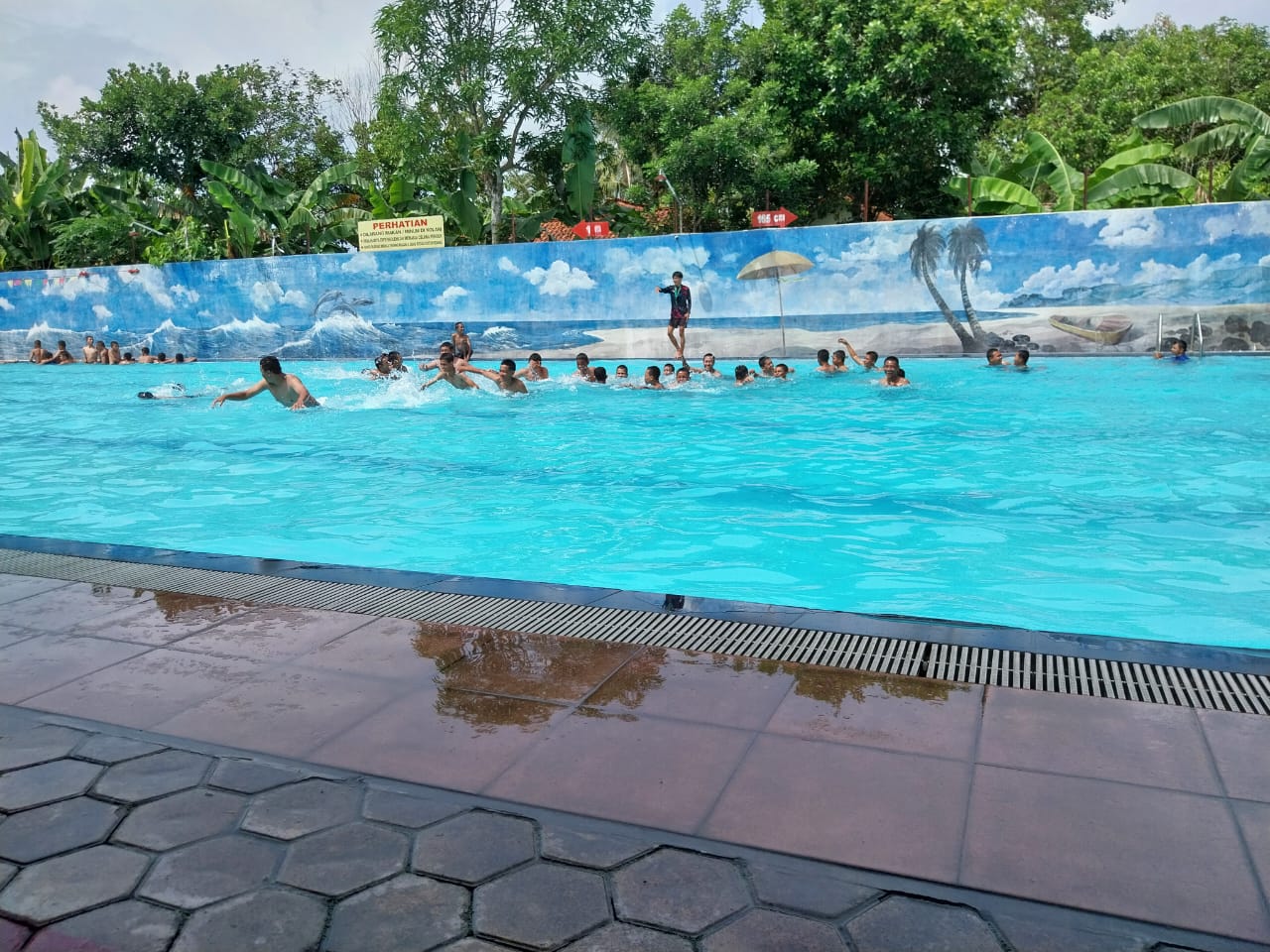 Siswa Asah Kepercayaan Diri Lewat Pembelajaran Akuatik yang Seru dan Edukatif 