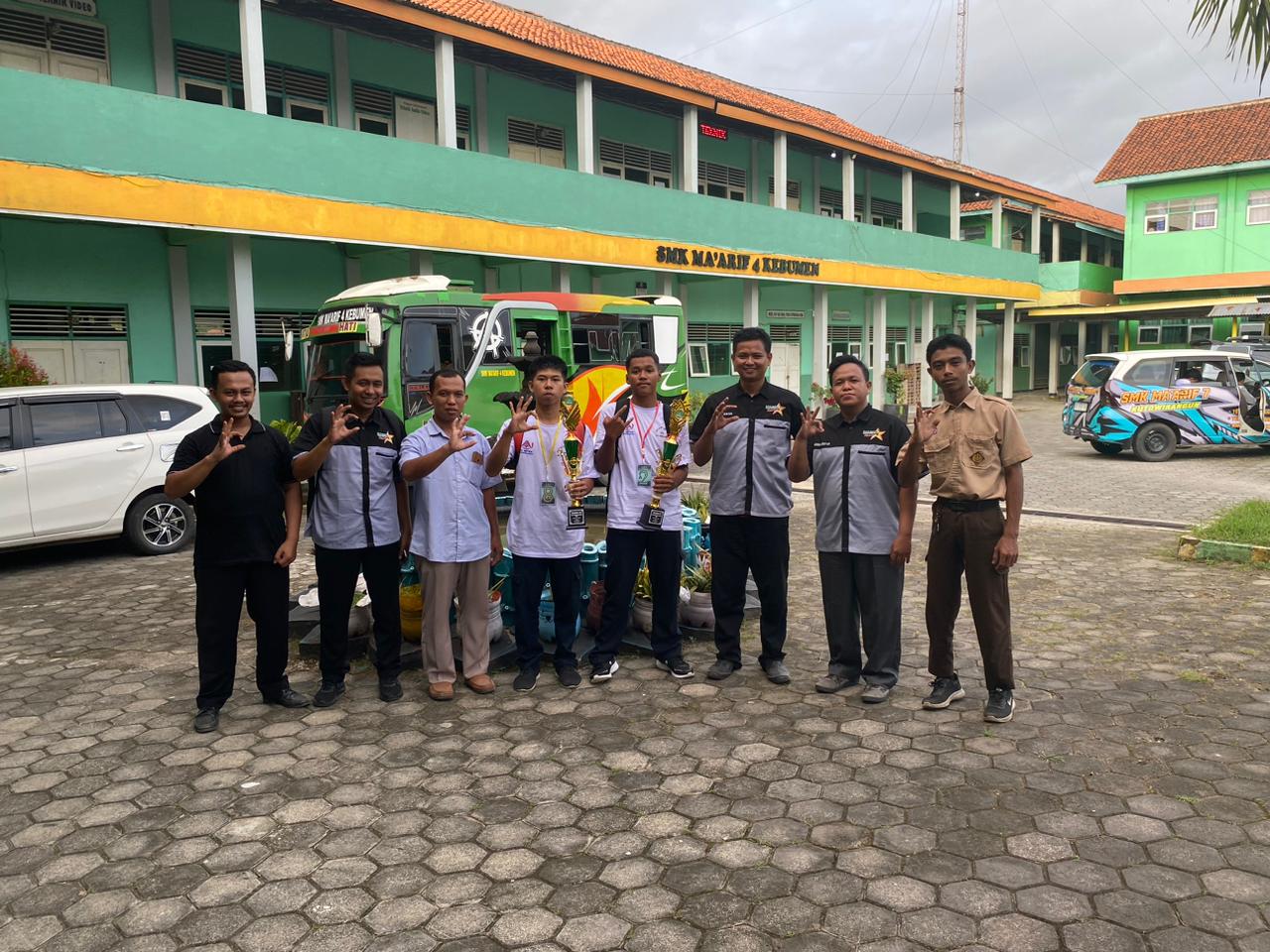Unjuk Kompetensi Otomotif! TSM SMK Ma&rsquo;arif 9 Kebumen Raih Juara 2, TKR Amankan Juara 3 di LKS K3SM