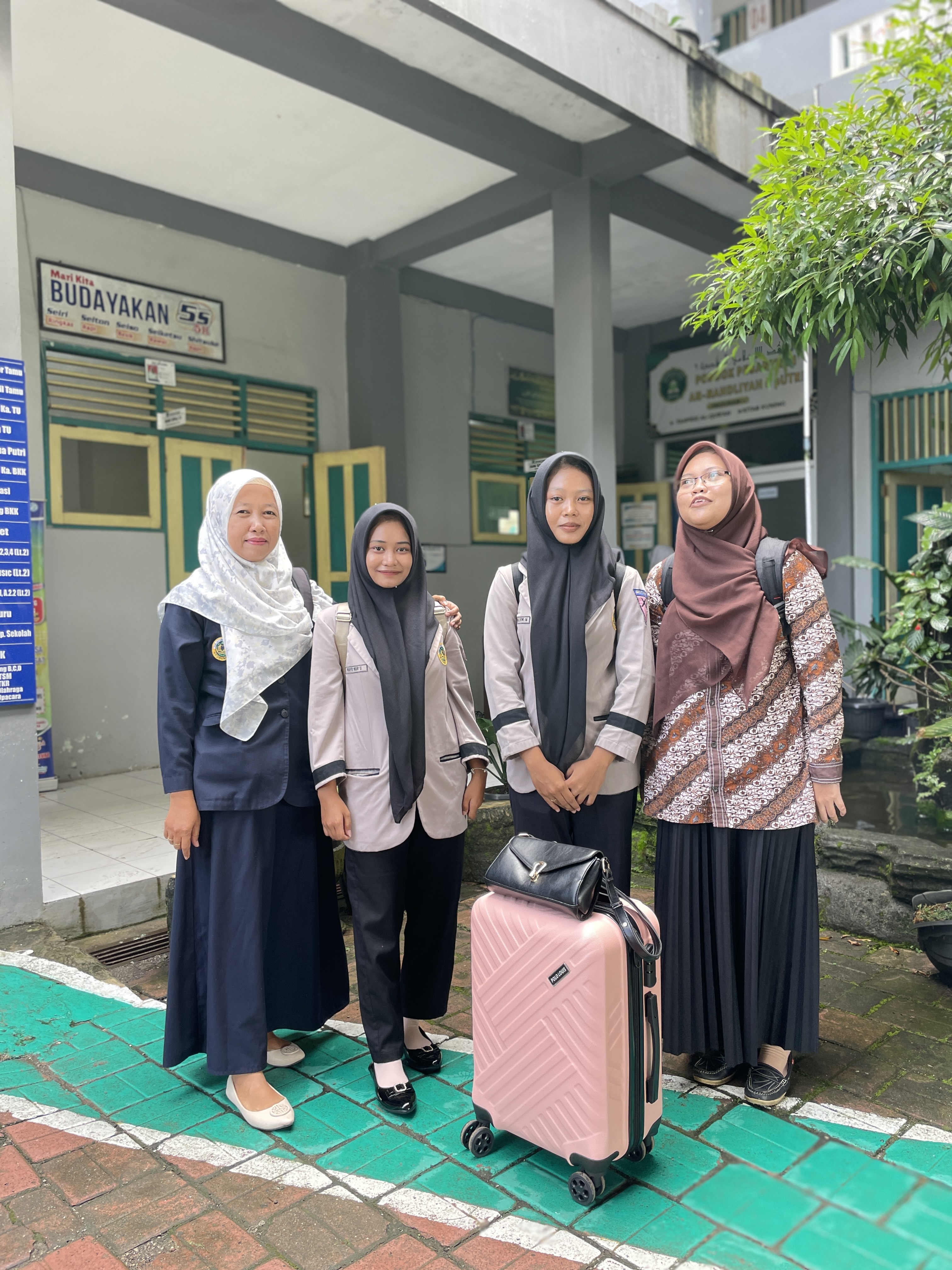 Praktik Kerja Lapangan Siswa SMK Ma&rsquo;arif 9 Kebumen di Kawasan Wisata Pitris Ocean View