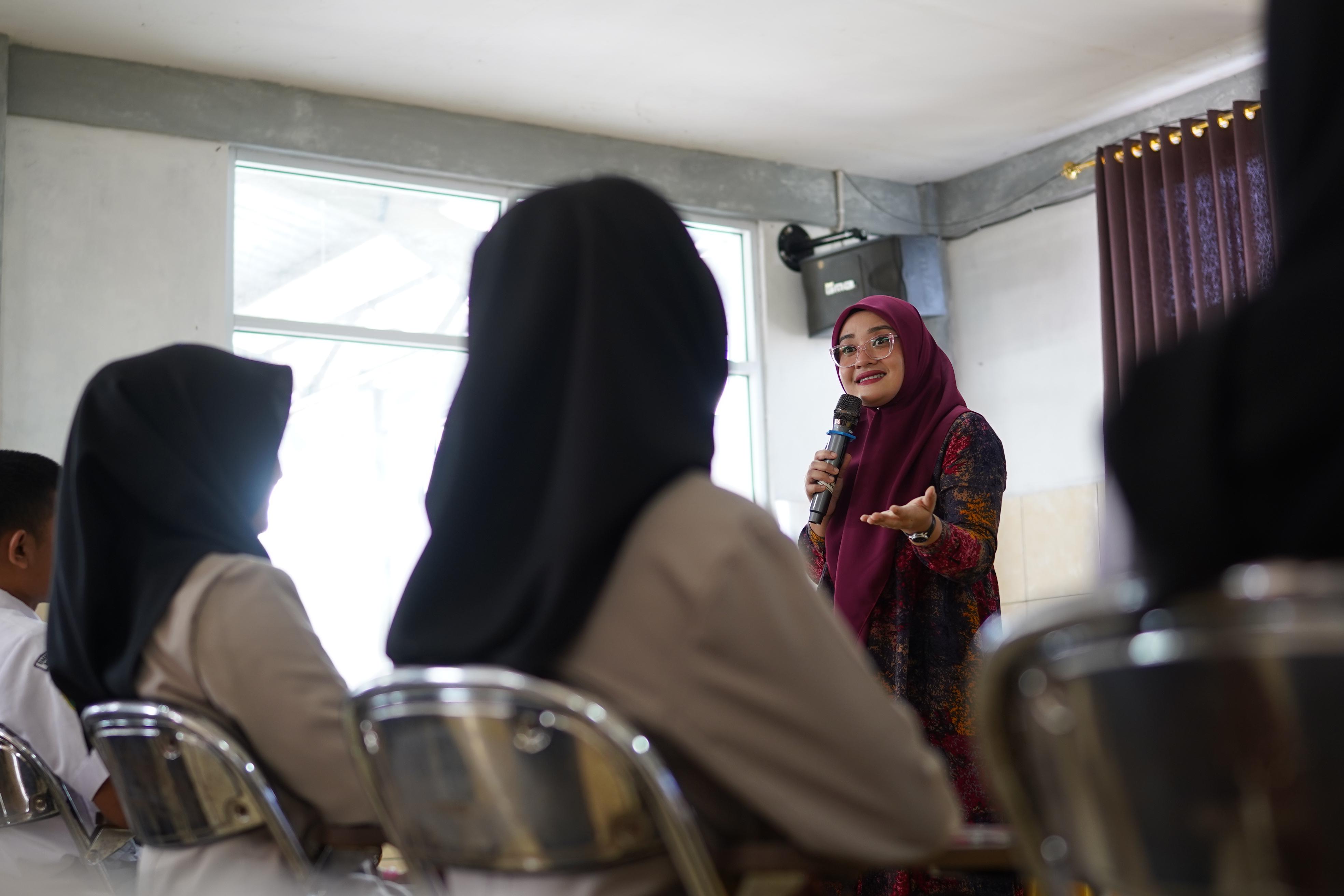 Upgrade Skill Komunikasi! Pelatihan Public Speaking Tingkatkan Rasa Percaya Diri Siswa SMK Ma arif 9 Kebumen.